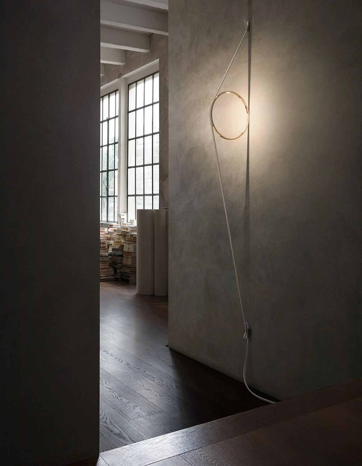 Flos Wirering Wall Lamp, White Cable/Gold Ring 2 Flos Wirering Wall Lamp, White Cable/Gold Ring – Bild 2