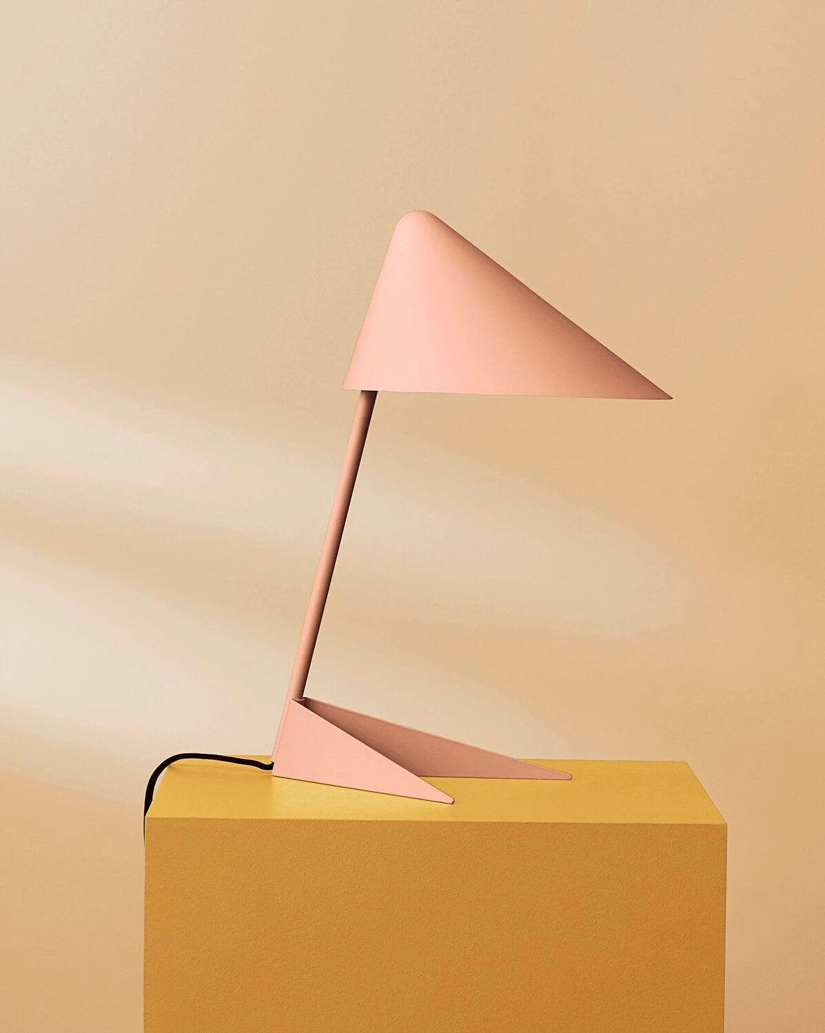 Warm Nordic Ambience Table Lamp, Warm White 4 Warm Nordic Ambience Table Lamp, Warm White – Bild 4